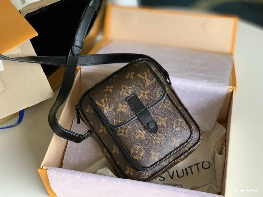 Christopher VUITTON Wallet LOUIS Wearable 0823